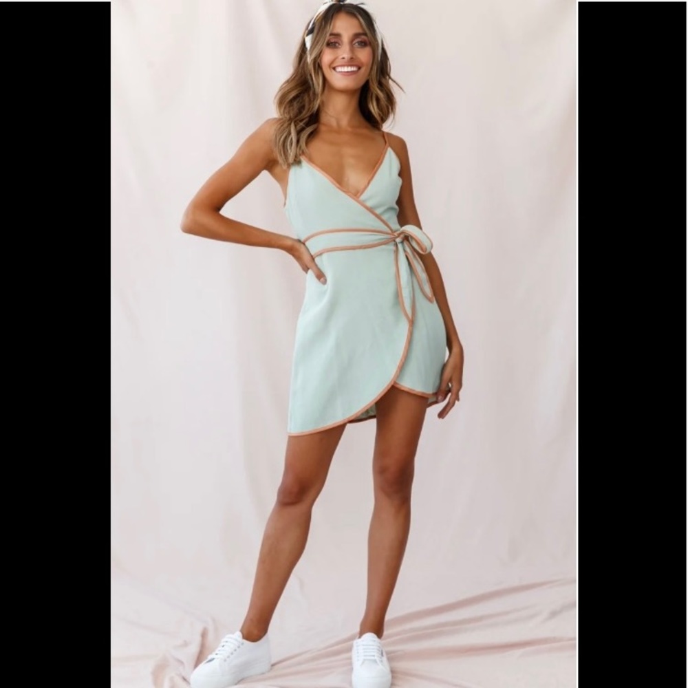 NWT Selfie Leslie Kina Belted Wrap Dress Pistachio Mint Green